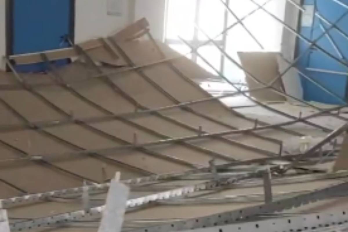 crolla soffitto scuola Bari